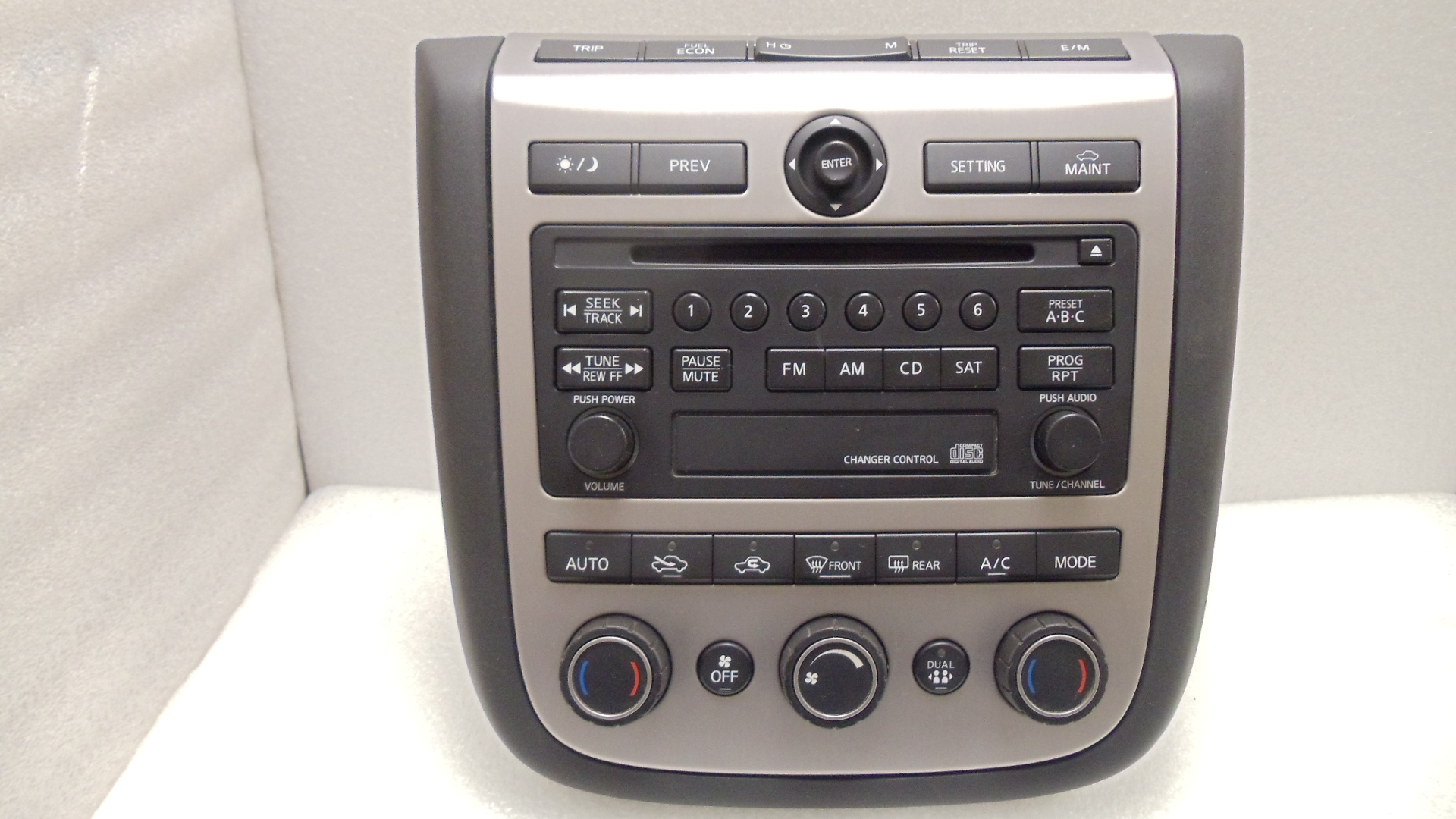 2004 Nissan murano cd player
