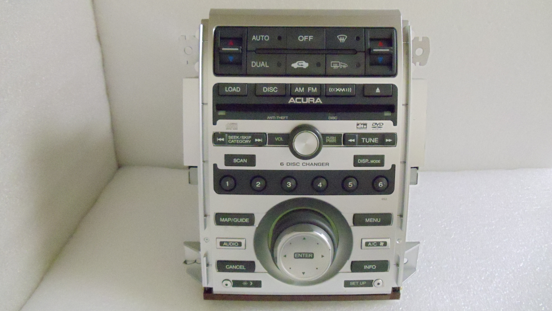 05 Acura RL XM Satellite Radio  Aux 6 Disc CD Changer Player Stereo 4XL0 MP 3
